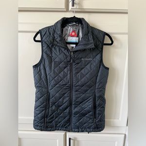 037 Columbia Black and Silver Thermal Lined Puffer Vest